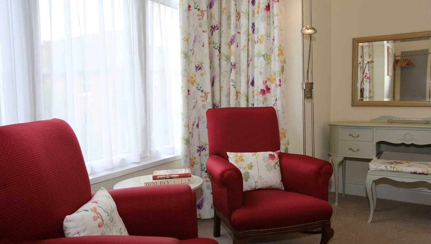 Room 1 - Kingsize seating area